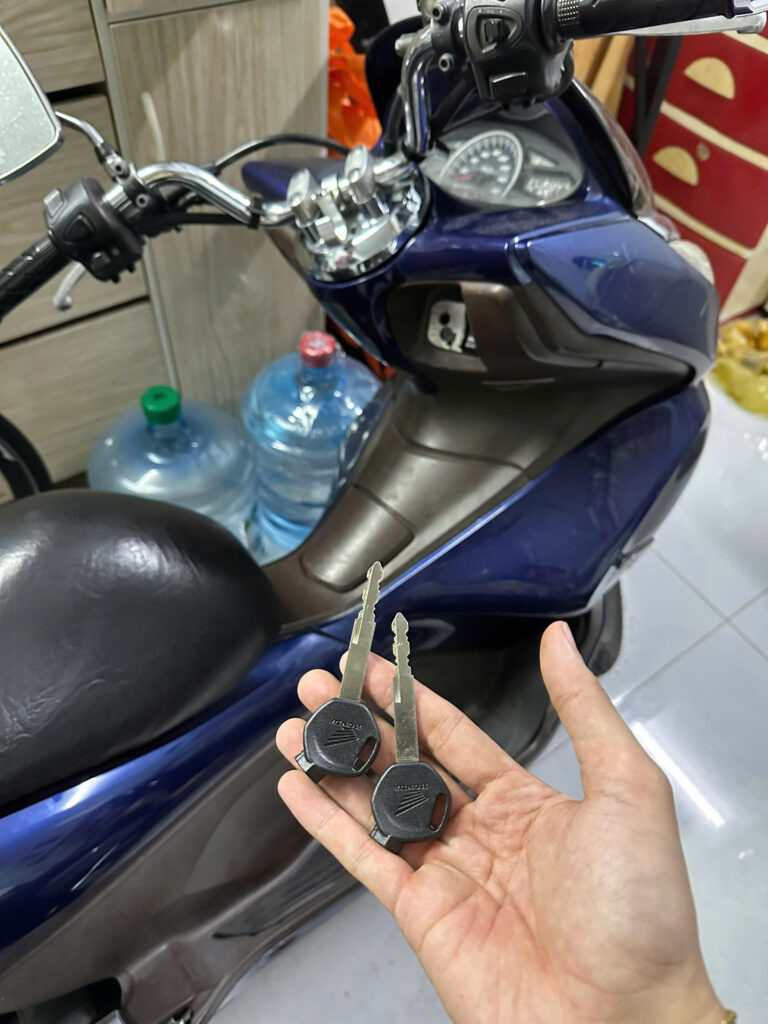 Khóa Xe Máy Cơ & Chìa Từ